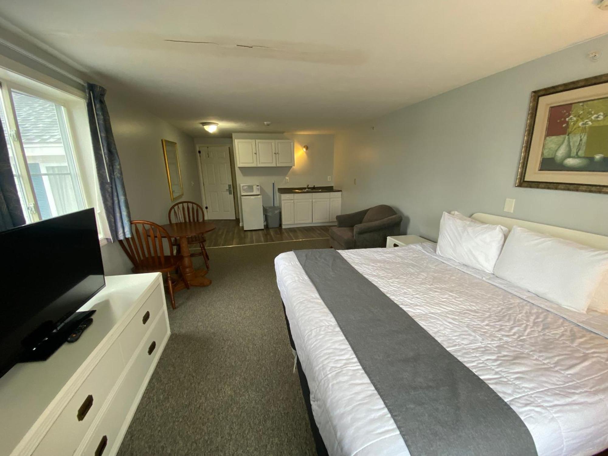 Winnisquam Lake Inn Тилтън Екстериор снимка