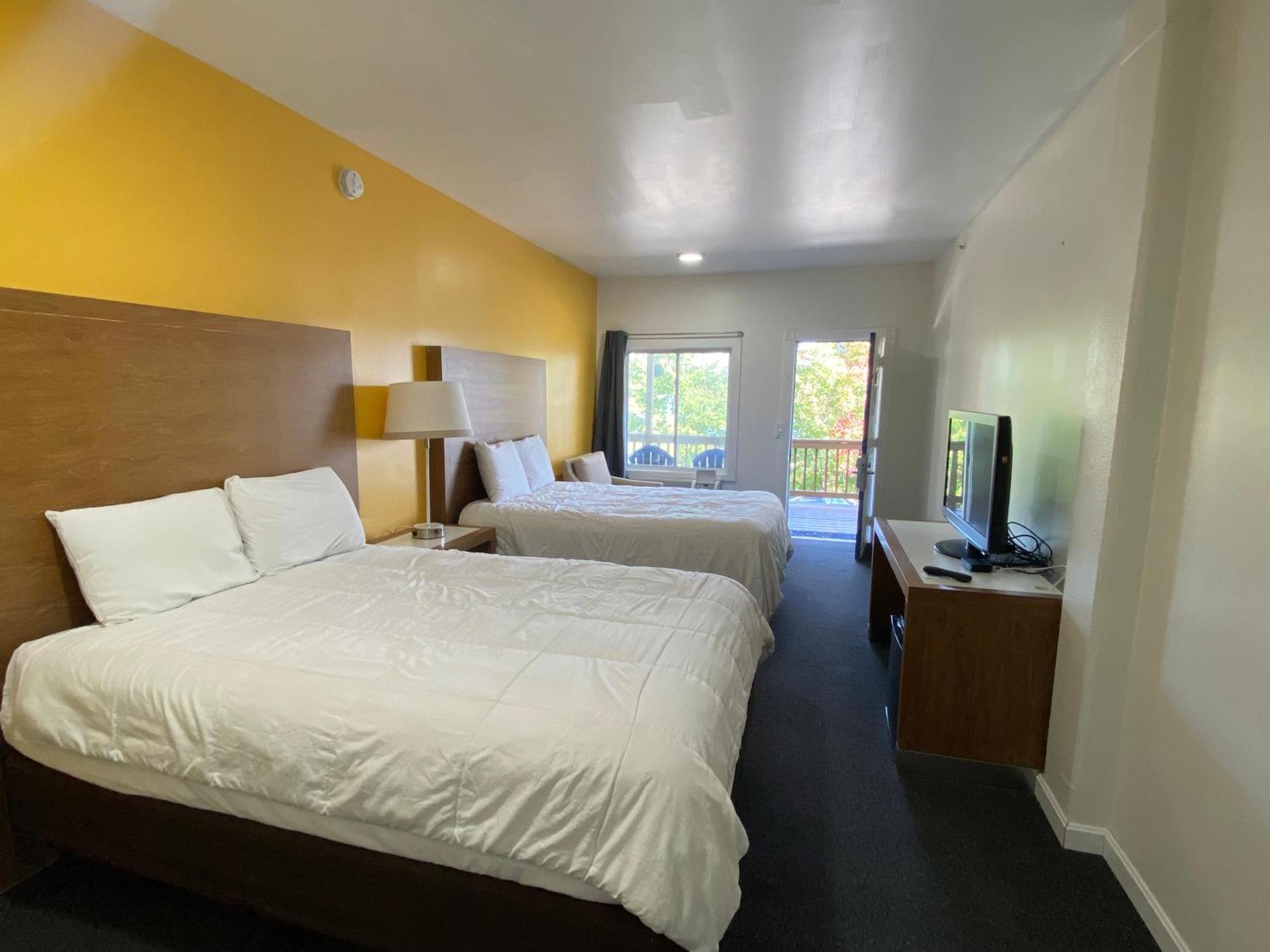 Winnisquam Lake Inn Тилтън Екстериор снимка