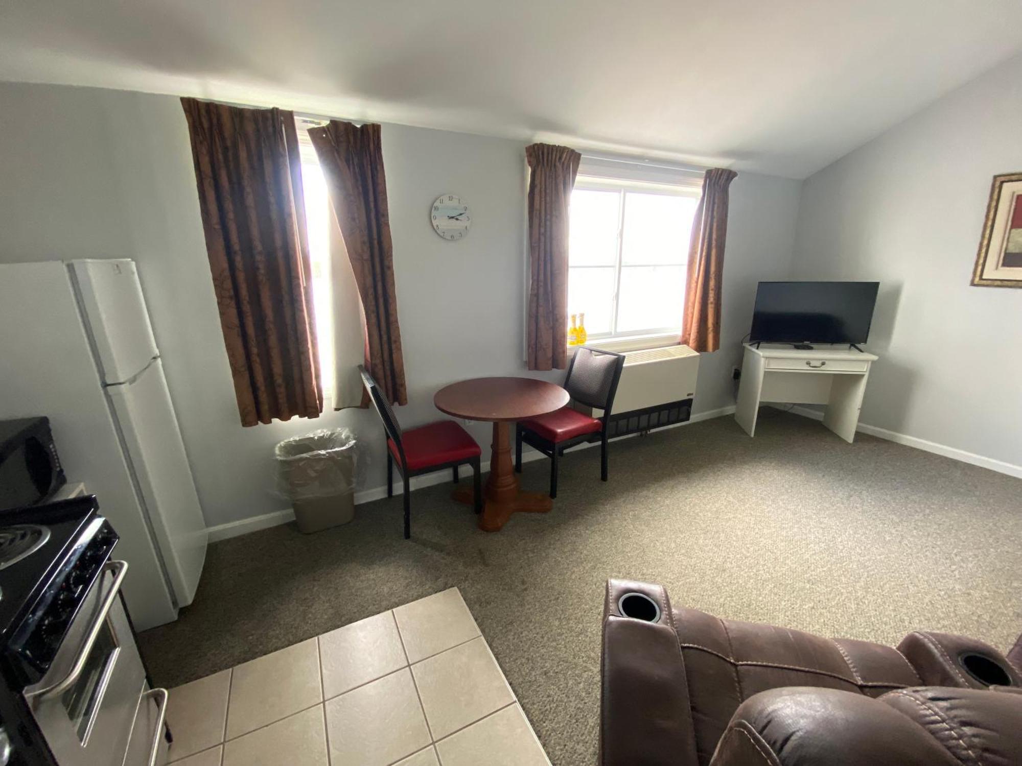 Winnisquam Lake Inn Тилтън Екстериор снимка