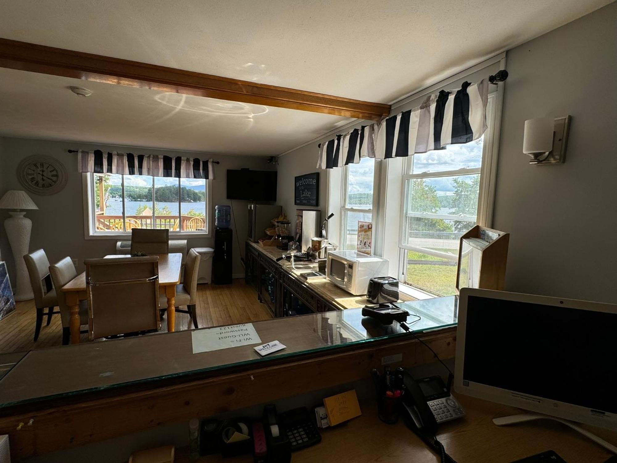 Winnisquam Lake Inn Тилтън Екстериор снимка