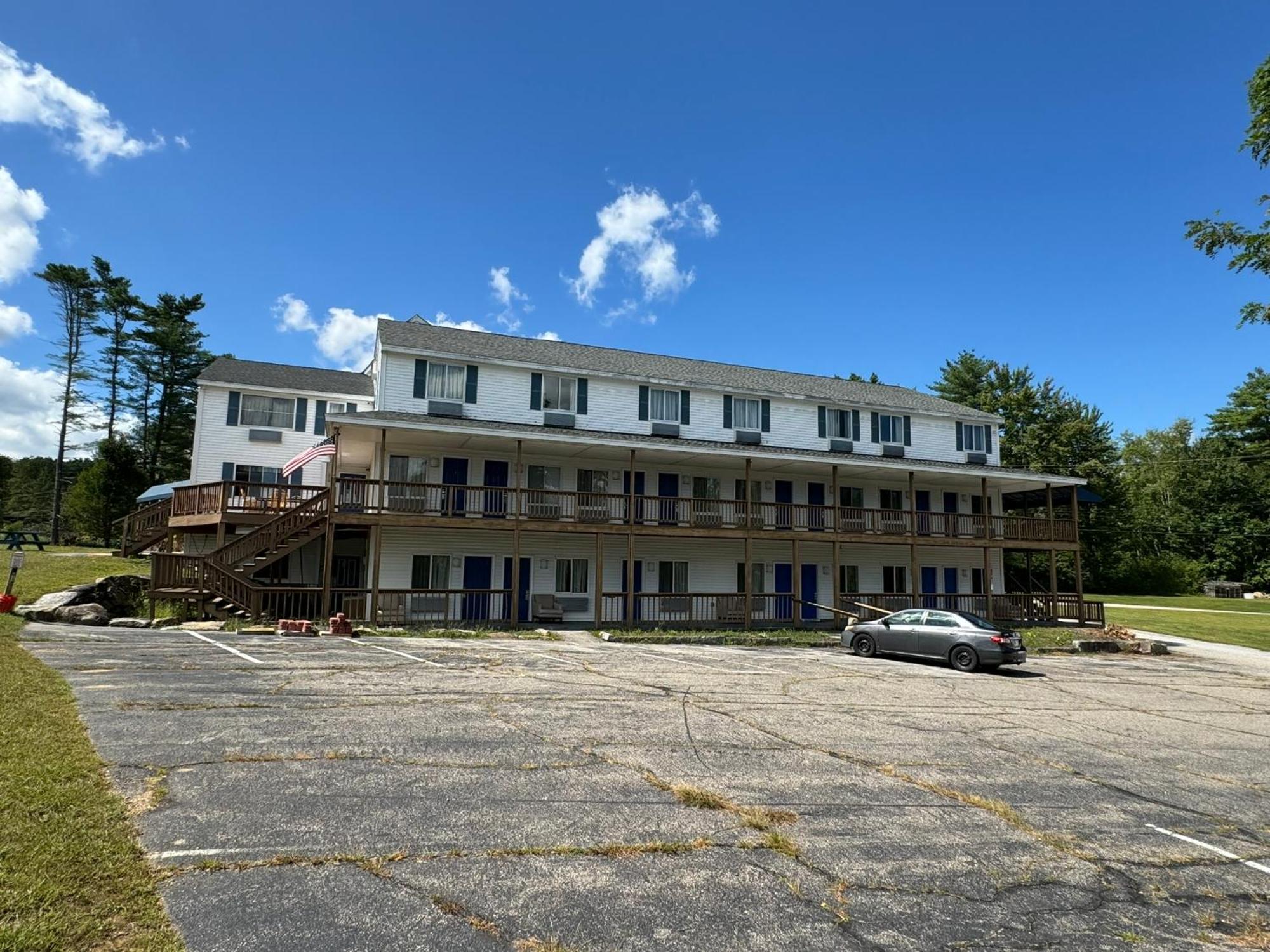 Winnisquam Lake Inn Тилтън Екстериор снимка