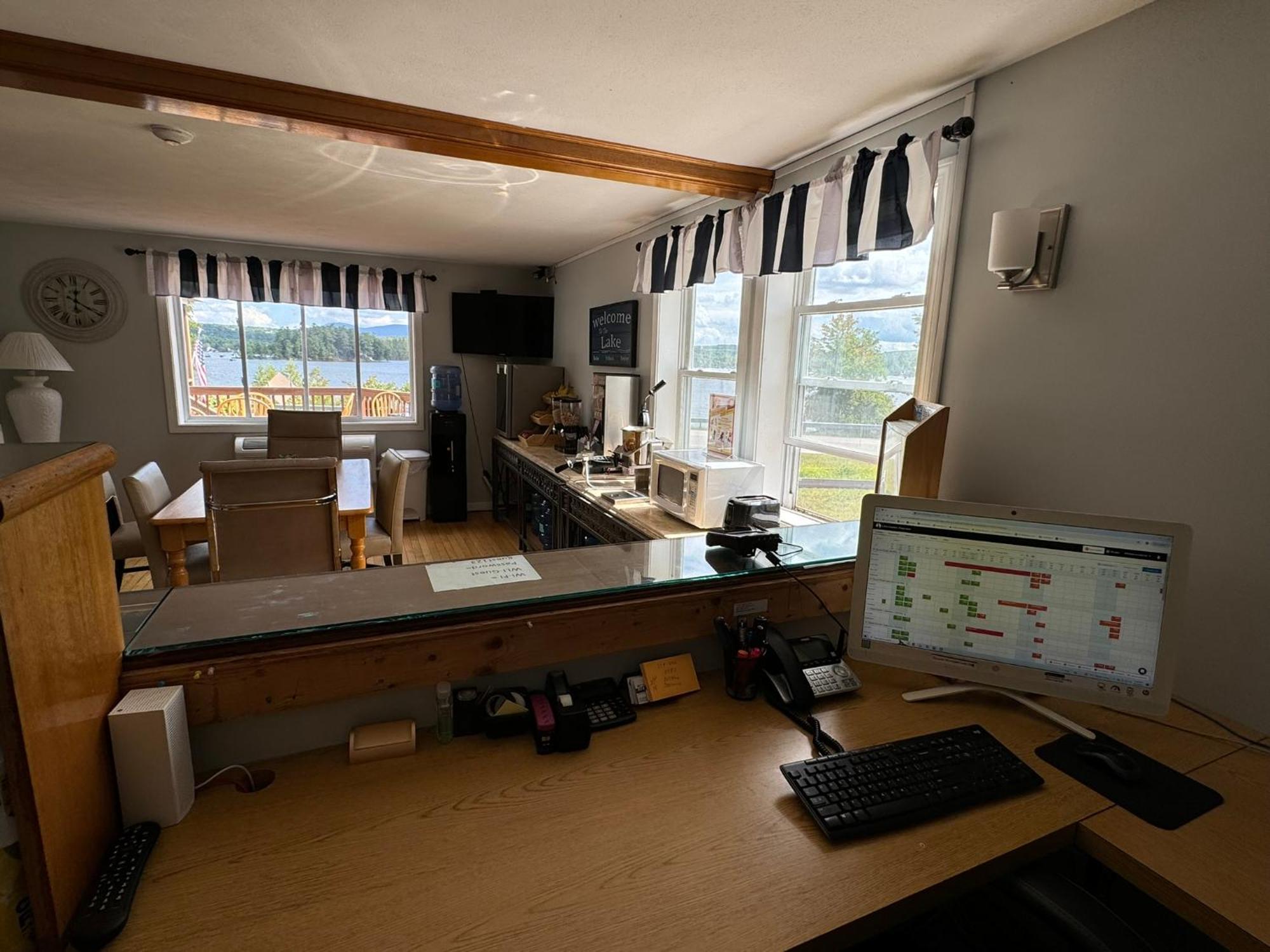 Winnisquam Lake Inn Тилтън Екстериор снимка