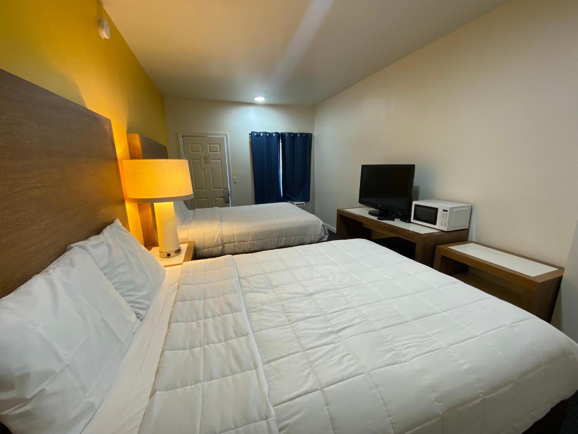 Winnisquam Lake Inn Тилтън Екстериор снимка
