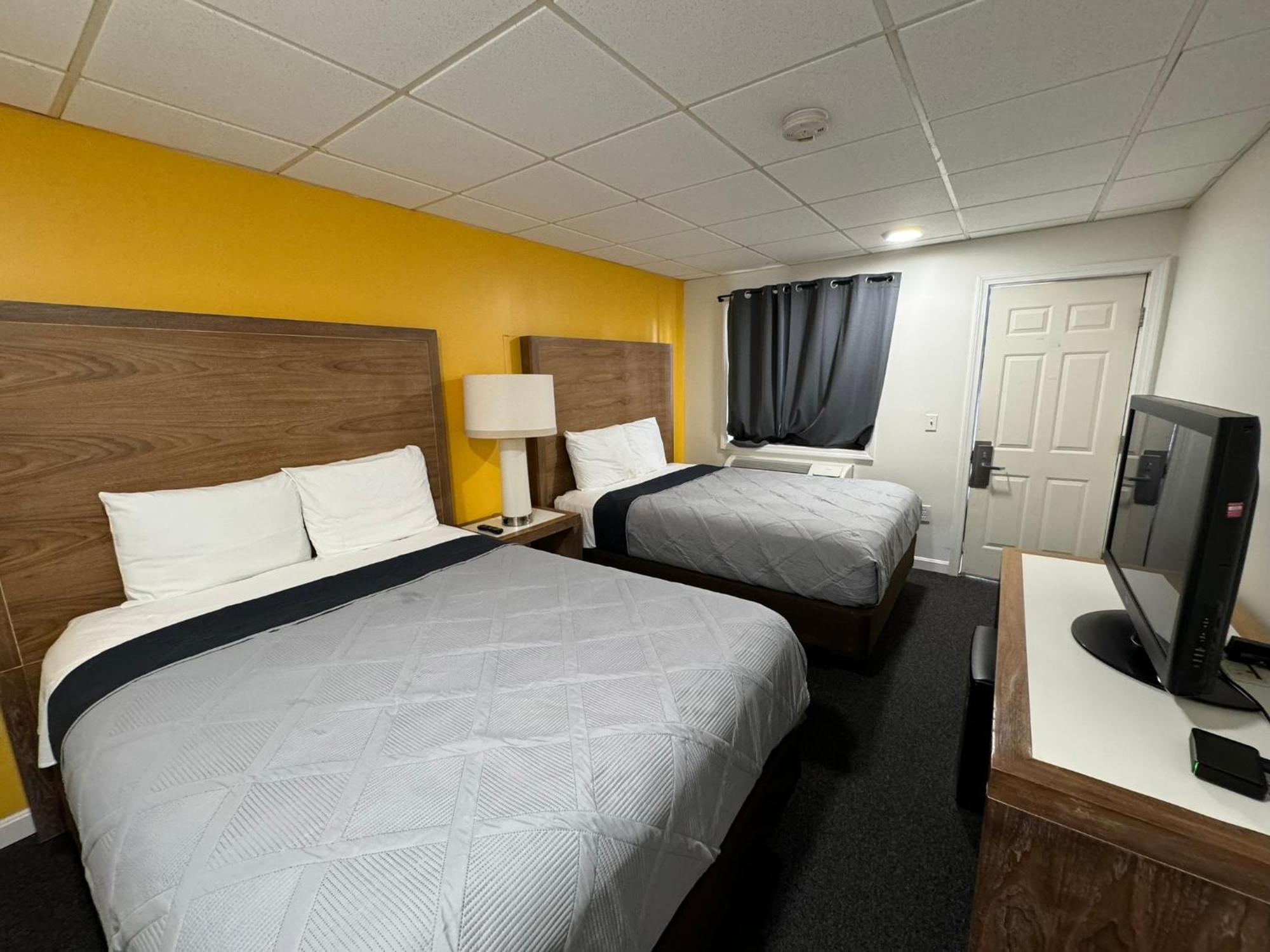 Winnisquam Lake Inn Тилтън Екстериор снимка